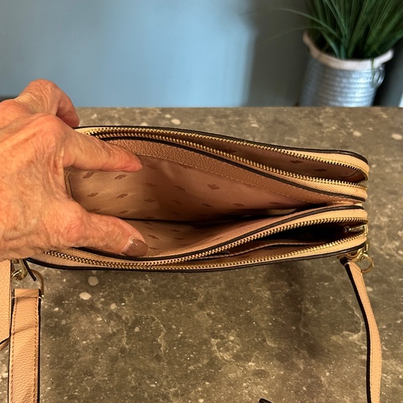 Kate Spade Pink Crossbody Bag with Flamingo Detail - Picture 6 of 7